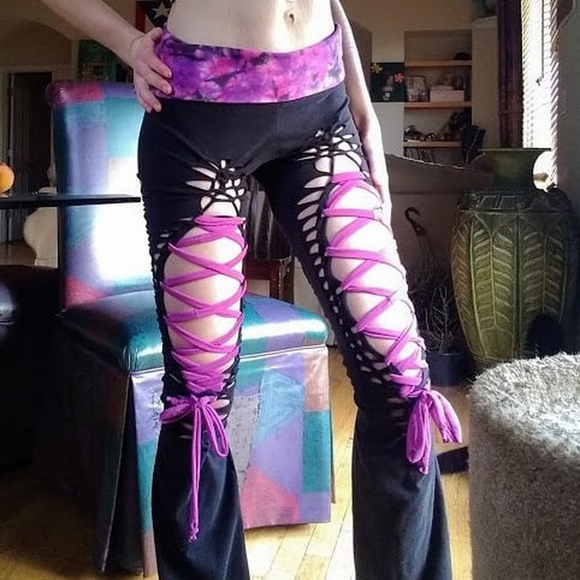 Meet your Posher, Kitana - Picture 2 of 4